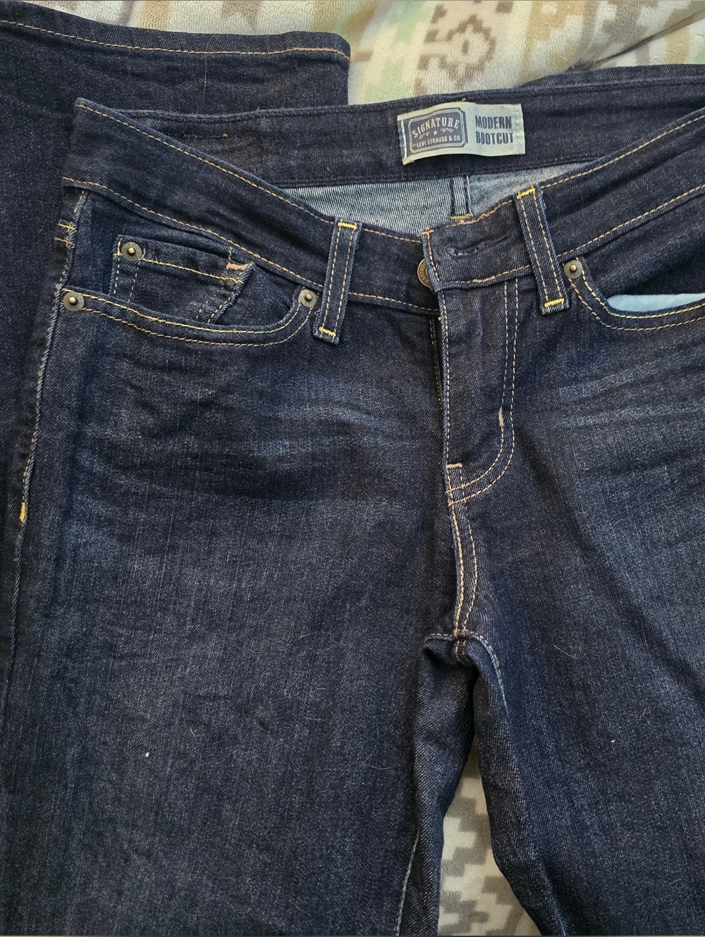 Levi Strauss Signature Women's Bootcut Jeans in Dark Indigo Wash